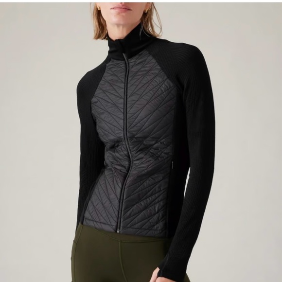 Athleta // FLURRY FORCE INSULATED PRIMALOFT® // Size XS - Picture 1 of 13